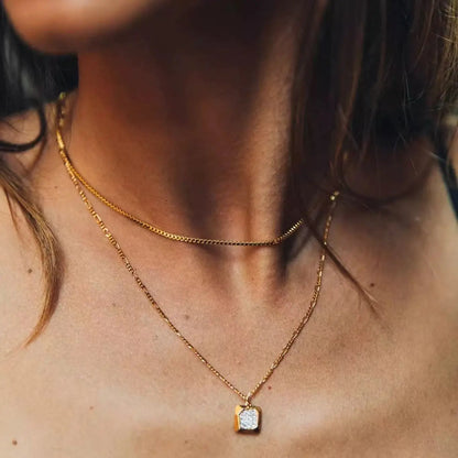 Golden Minimalist Necklace